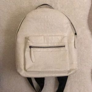 NWOT White Faux Leather Crocodile Pattern Midi Backpack